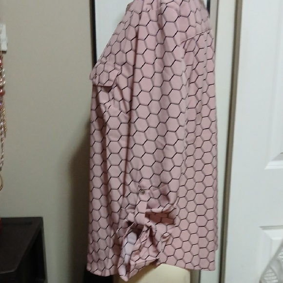 Notations Pink Hexagon Button Down Shirt - Picture 2 of 8